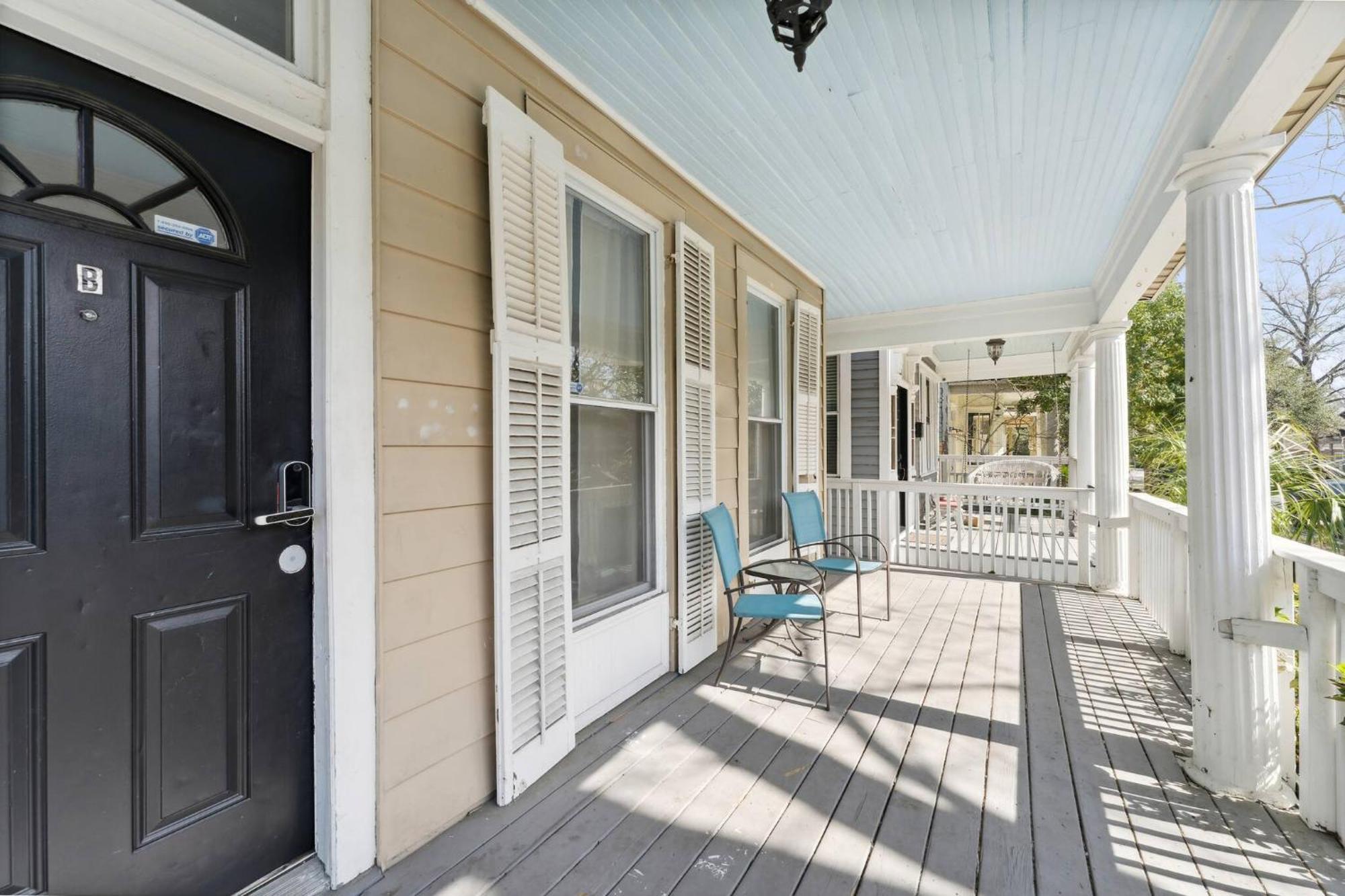 Park Side 3 Bdr Duplex With Backyard Downtown Holiday home *